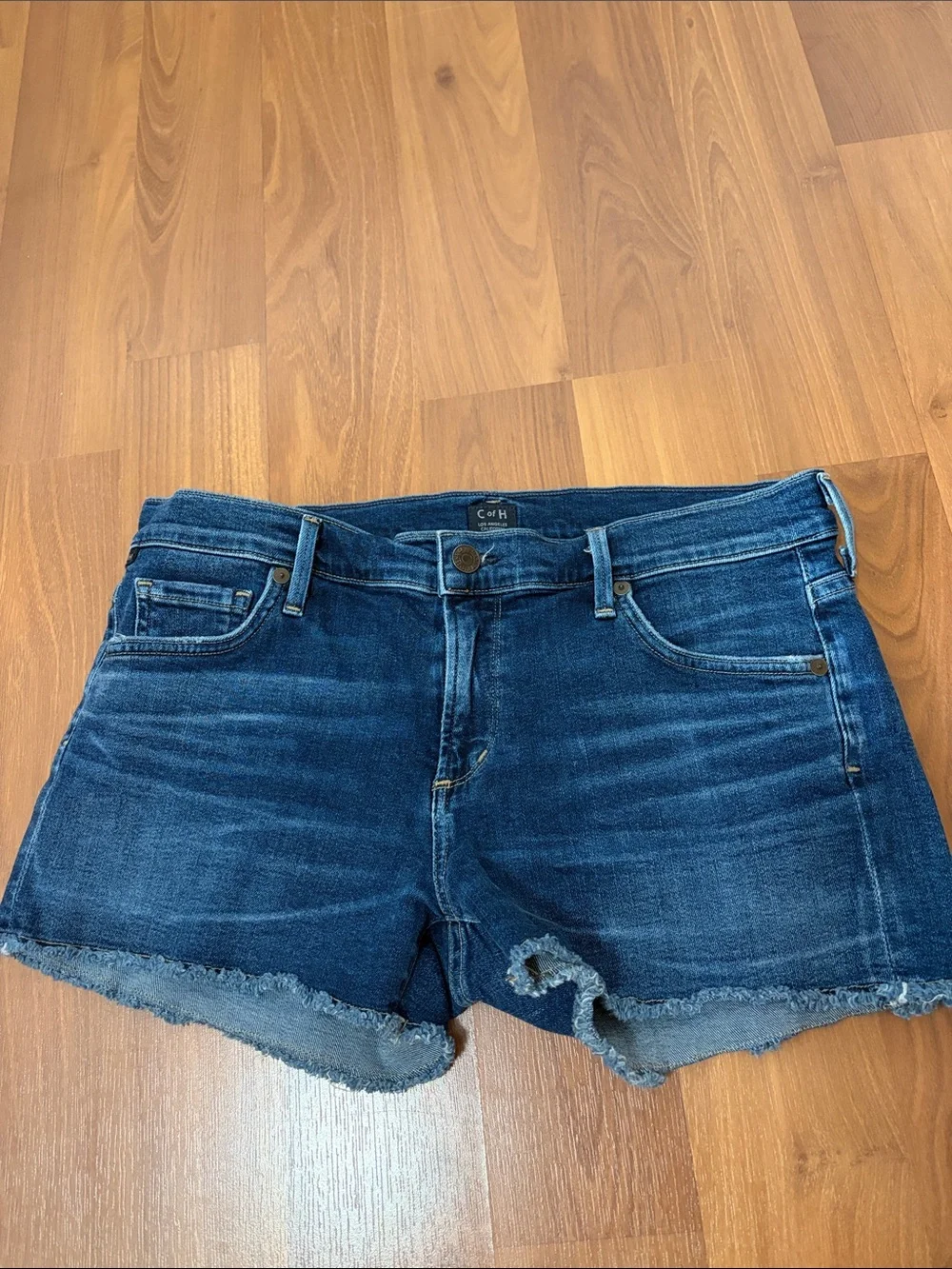 Citizens of humanity women’s Jean shorts size 29 dark wash